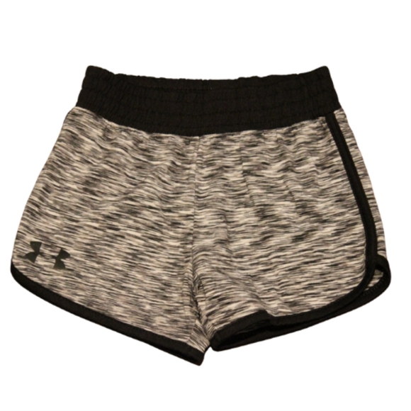 2/$20 🏷 Under Armour Athletic Shorts Size 4 - Picture 1 of 2